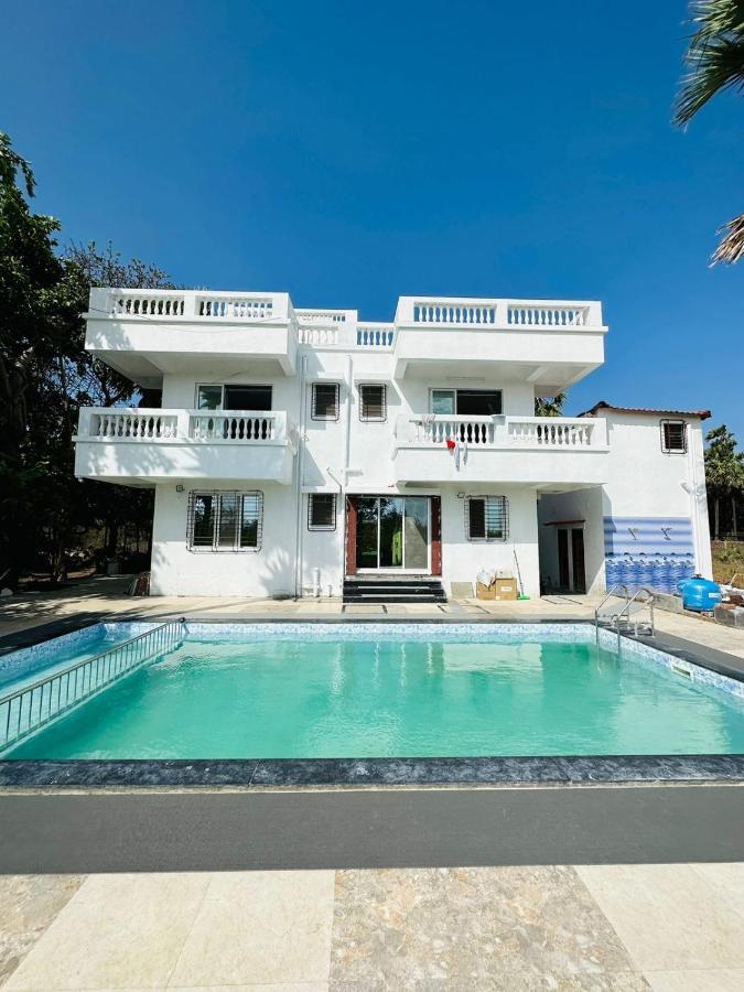 Classic Villa Pālghar Exterior foto